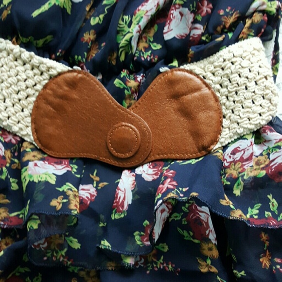 BONGO Floral Dress with belt - Picture 5 of 5